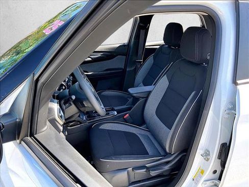 Certified 2025 Chevrolet TrailBlazer LT FWD image 26