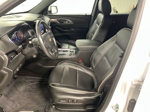 Certified 2022 Chevrolet Traverse Premier w/ LPO, Floor Liner Package AWD/4WD image 13