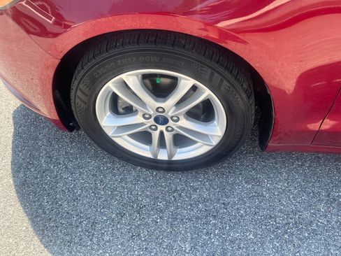 Used 2018 Ford Fusion SE FWD image 34