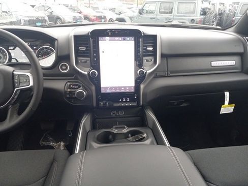 New 2026 RAM 1500 4x4 Crew Cab image 3