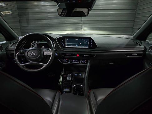 Used 2022 Hyundai Sonata SEL Plus w/ Preferred Accessory Package image 12