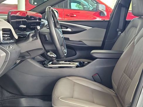 Used 2025 Buick Envista Avenir FWD image 21