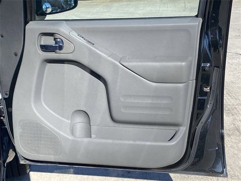Used 2020 Nissan Frontier SV image 25