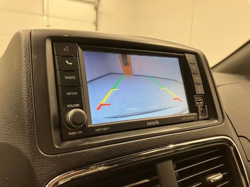 Used 2019 Dodge Grand Caravan SXT image 21