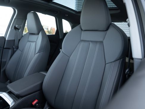 New 2025 Audi Q5 Prestige image 22