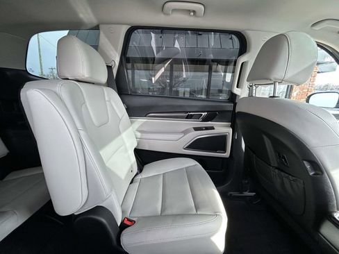 Certified 2024 Kia Telluride S w/ S Sunroof Package image 20