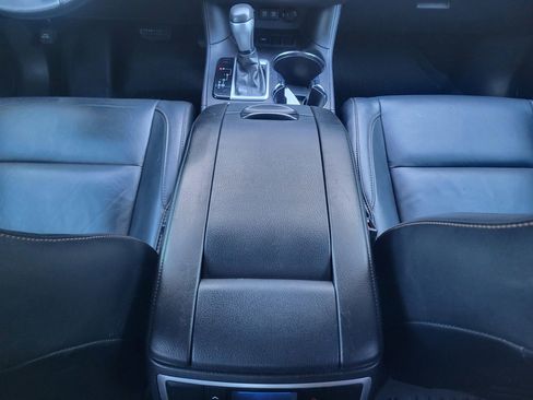 Used 2018 Toyota Highlander XLE image 32
