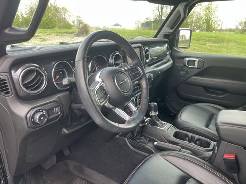 Used 2023 Jeep Wrangler Unlimited Rubicon 392 w/ Trailer Tow Package AWD/4WD image 17