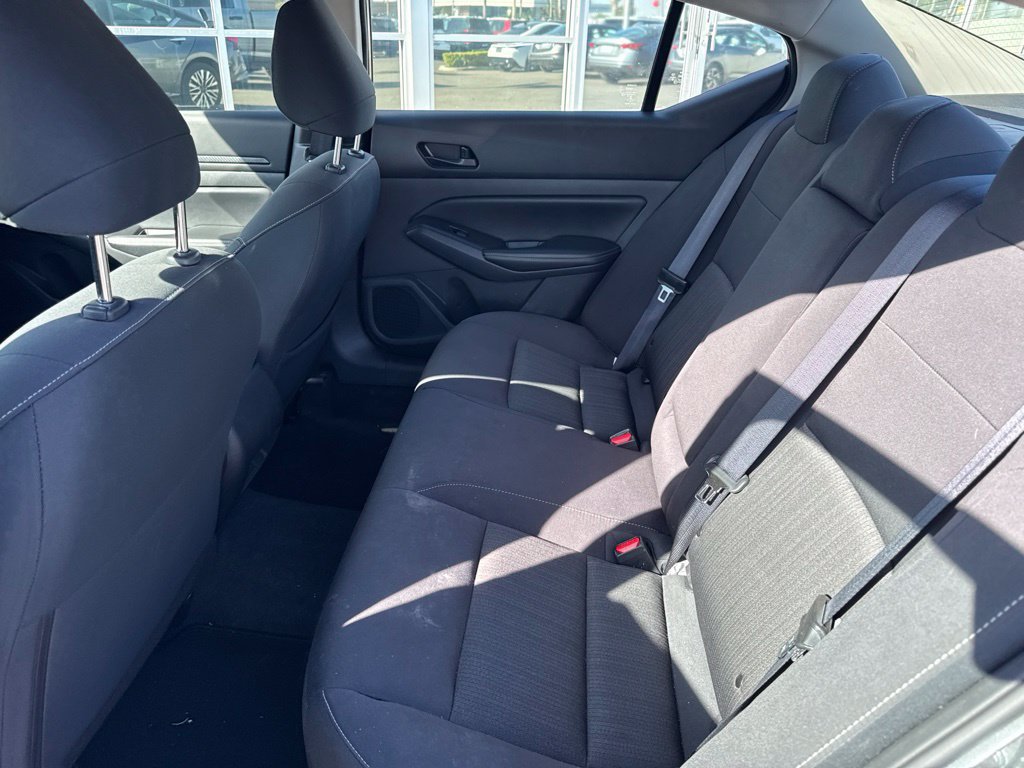Used 2025 Nissan Altima 2.5 SV FWD image 11