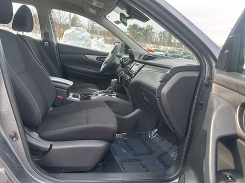 Used 2020 Nissan Rogue Sport S image 12