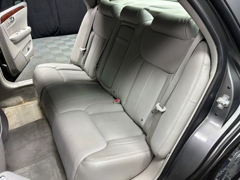 Used 2007 Cadillac DTS Luxury I w/ Sun And Sound Package image 37