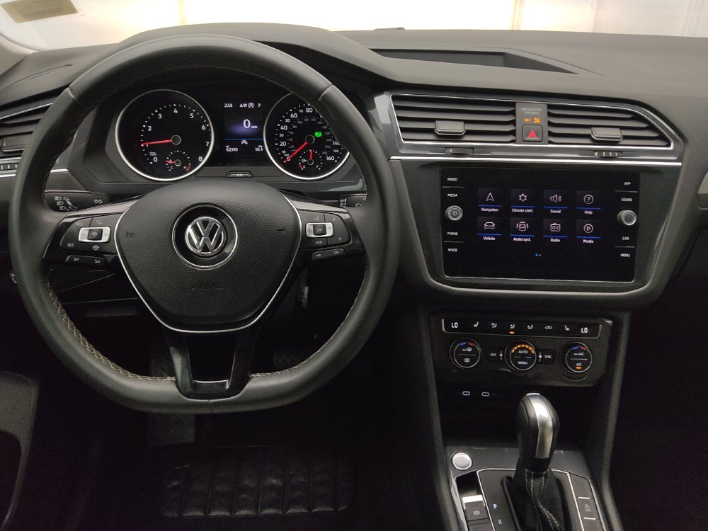 Used 2021 Volkswagen Tiguan SE FWD image 22