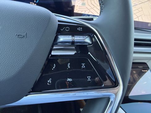 New 2026 Cadillac Vistiq Luxury AWD/4WD image 28