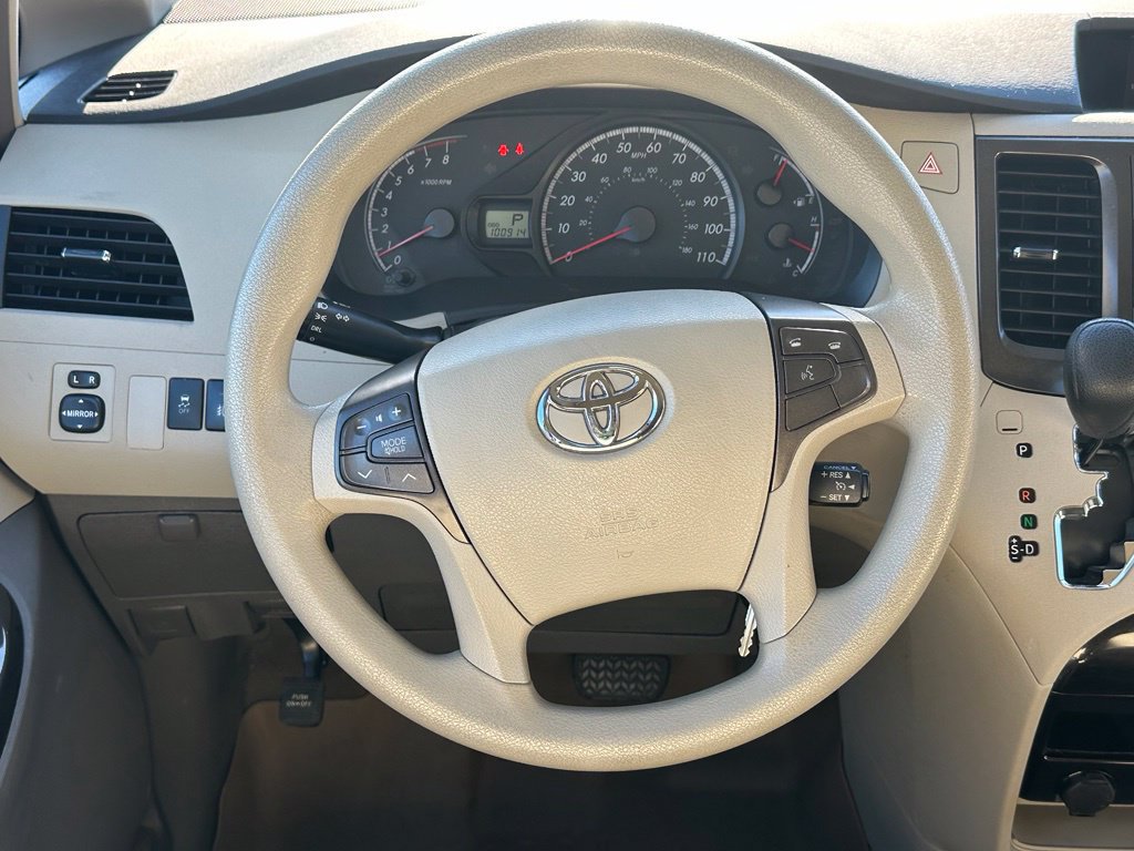 Used 2012 Toyota Sienna LE FWD image 30