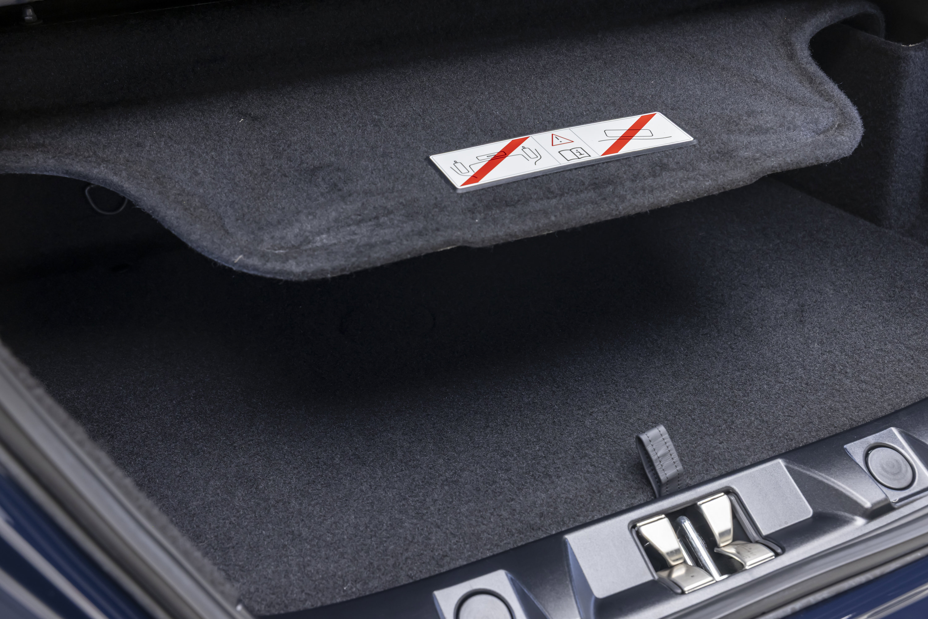 Certified 2024 Ferrari Roma Spider RWD image 40