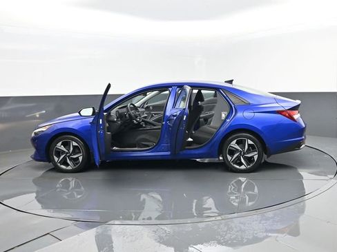 Used 2023 Hyundai Elantra SEL w/ Convenience Package FWD image 30
