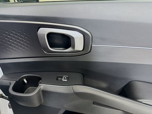 Used 2024 Kia Sorento S image 28