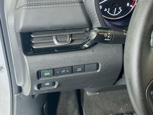 Used 2024 Nissan Sentra SV FWD image 17