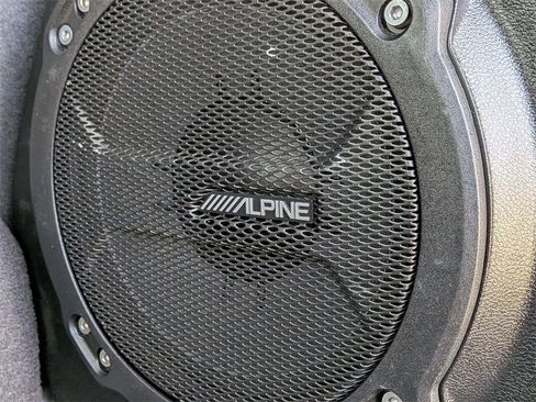 Used 2023 Jeep Wrangler Unlimited Sahara w/ Cold Weather Group image 9