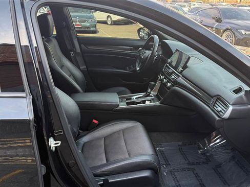 Used 2019 Honda Accord Sport image 9