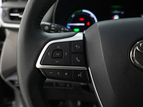 Used 2021 Toyota Sienna XLE image 26