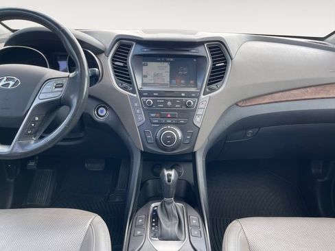 Used 2017 Hyundai Santa Fe AWD image 11