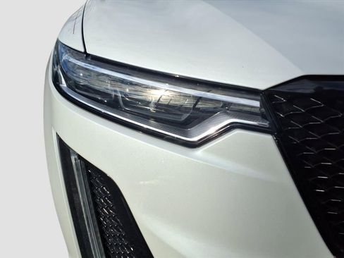 Used 2023 Cadillac XT6 Sport w/ Technology Package image 10