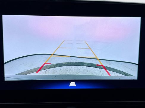 Used 2024 Chevrolet Trax RS w/ Sunroof Package image 15