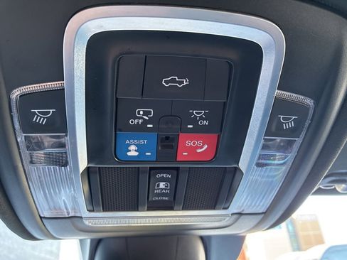 Used 2022 RAM 1500 Limited image 32