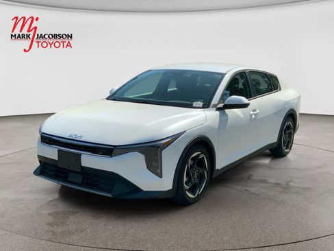 Used 2025 Kia K4 EX FWD image 1