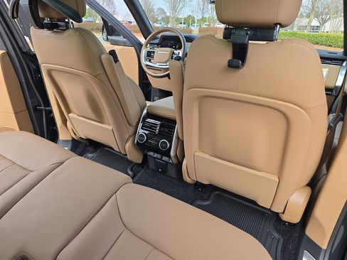 New 2026 Land Rover Range Rover Long Wheelbase SE image 11