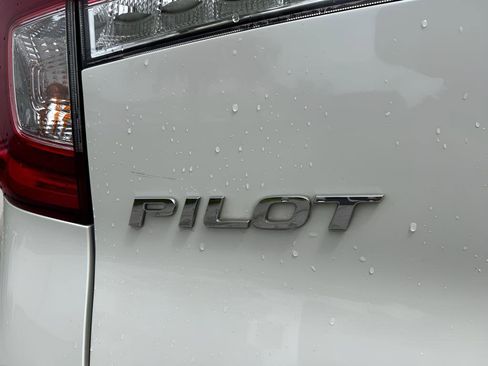Used 2019 Honda Pilot Touring image 9