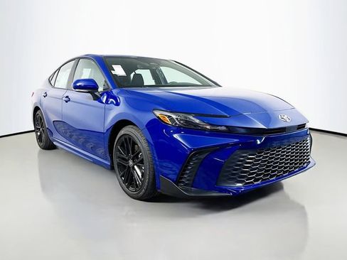 New 2026 Toyota Camry SE FWD image 1