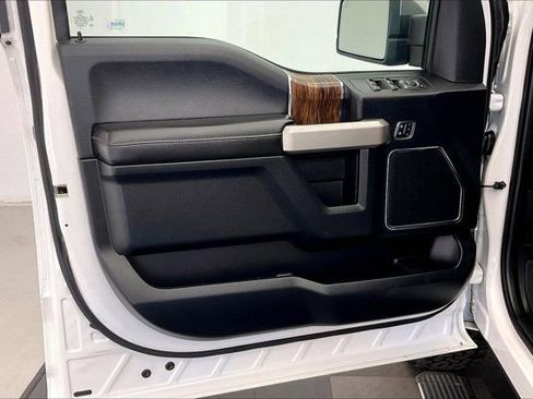 Used 2018 Ford F150 Lariat w/ Equipment Group 502A Luxury AWD/4WD image 21