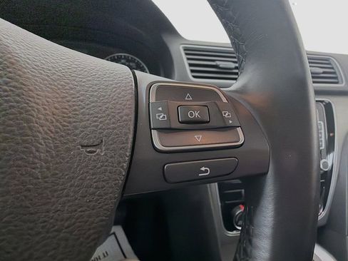 Used 2015 Volkswagen Passat 1.8T SE image 12