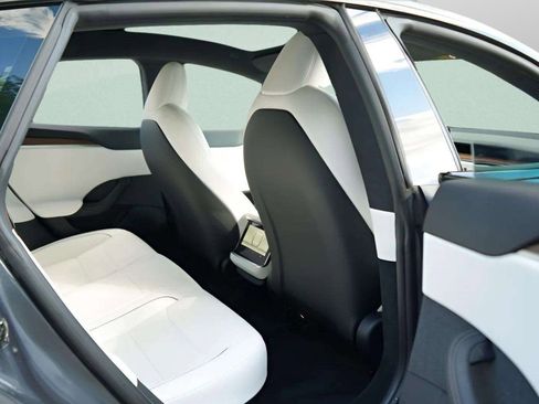 Used 2021 Tesla Model S Plaid image 54