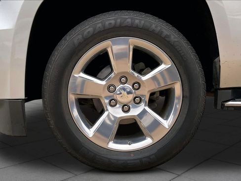 Used 2019 Chevrolet Tahoe Premier AWD/4WD image 12