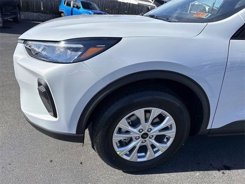 New 2026 Ford Escape Active image 9