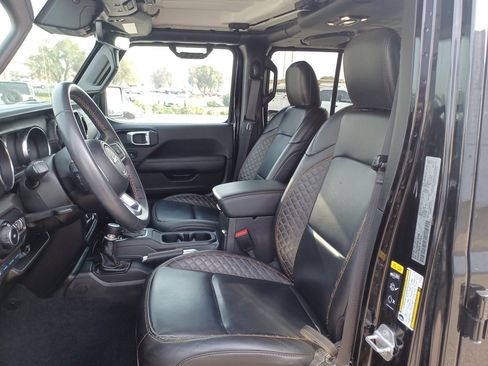 Used 2022 Jeep Wrangler Unlimited Sahara image 6