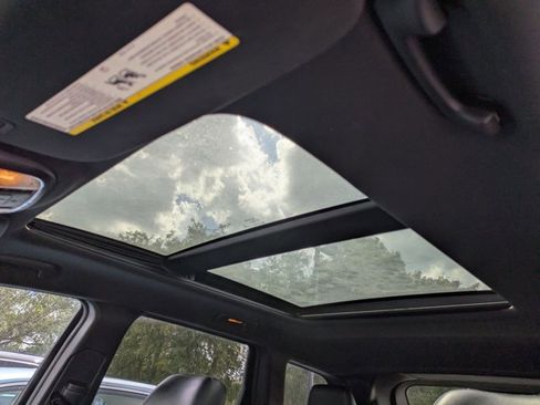 Used 2014 Jeep Grand Cherokee Limited w/ Luxury Group II image 16