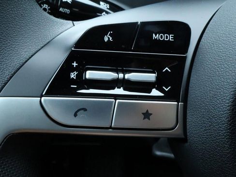 New 2025 Hyundai Elantra SE image 10