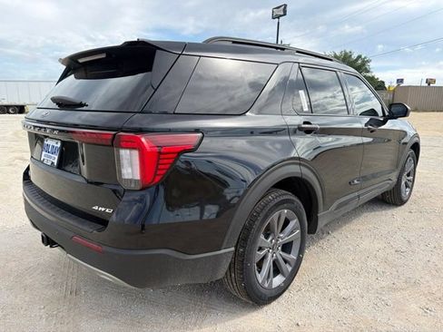 New 2026 Ford Explorer Active w/ Active Comfort Package AWD/4WD image 4