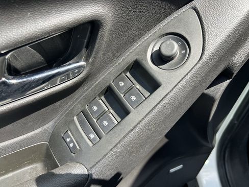 Used 2020 Chevrolet Trax Premier FWD image 15