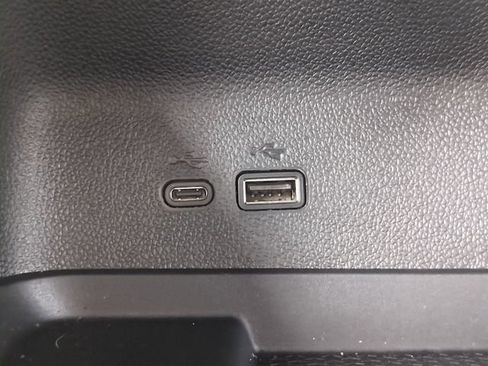 Certified 2025 Chevrolet Traverse Z71 AWD/4WD image 34