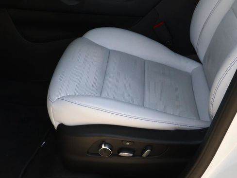 Used 2025 Cadillac XT4 Sport FWD image 19