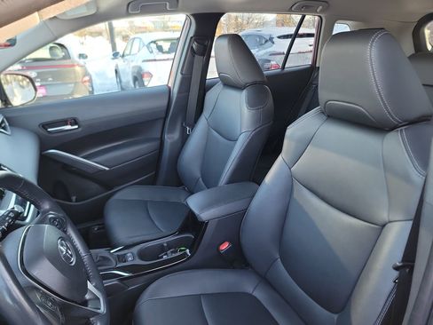 Used 2023 Toyota Corolla Cross XLE image 13