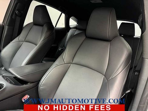 Used 2024 Toyota Venza Nightshade image 13