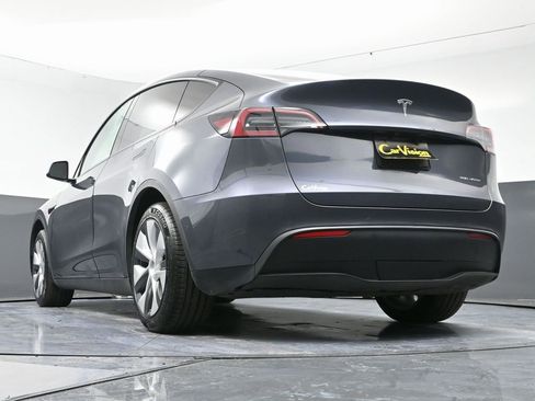 Used 2022 Tesla Model Y Long Range image 57