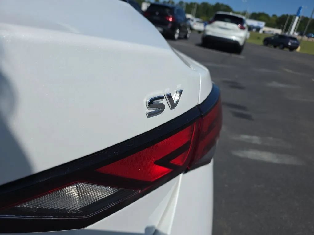 Used 2023 Nissan Sentra SV w/ All-Weather Package FWD image 12