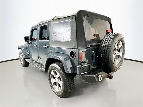 Used 2018 Jeep Wrangler Unlimited Sahara w/ Connectivity Group image 6